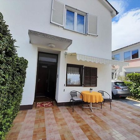 Lovely Studio Malina Close To The Beach Krk Town Extérieur photo