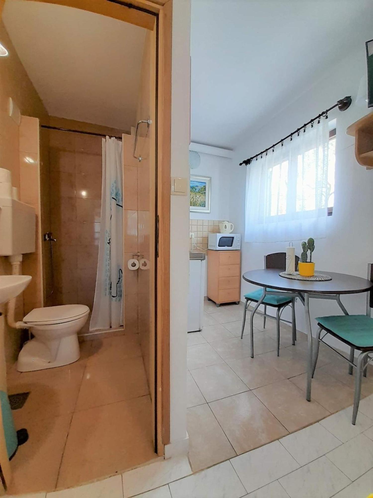 Lovely Studio Malina Close To The Beach Krk Town Extérieur photo