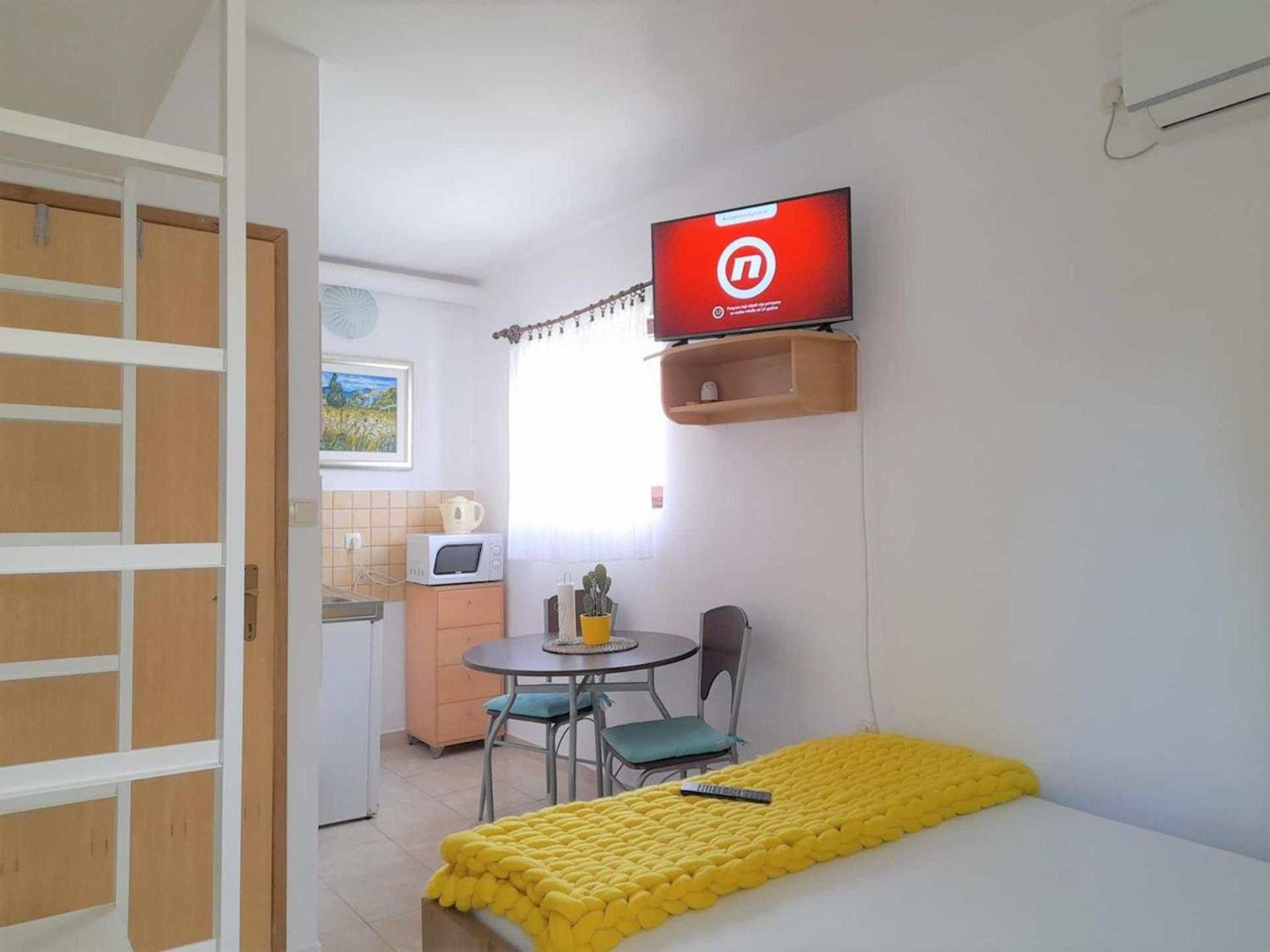 Lovely Studio Malina Close To The Beach Krk Town Extérieur photo